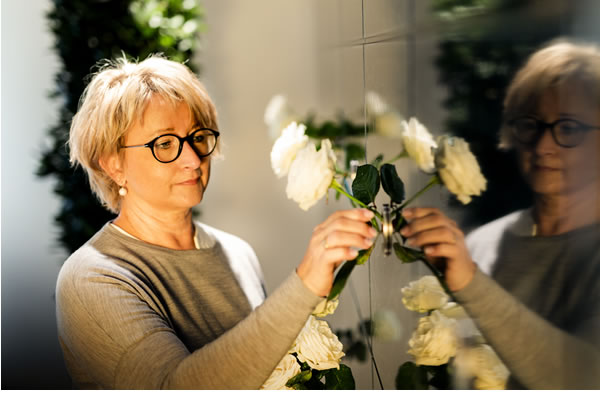 Bestattungen Bielefeld - Sieweke & Ruthe Bestattungen Bielefeld und Leopoldshöhe - Als Partner im Trauerfall bieten wir Ihnen neben der individuellen Gestaltung Ihrer Trauerfeier folgende Bestattungsformen an: Erdbestattung, Feuerbestattungen, Seebestattungen, Baumbestattungen. Des weiteren beraten wir Sie gerne im Rahmen der Bestattungsvorsorge.