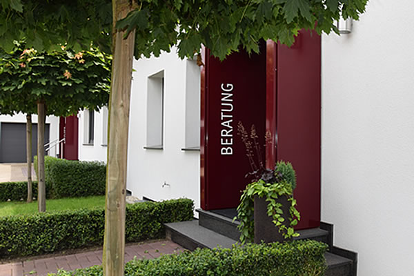 Bestattungen Bielefeld - Sieweke & Ruthe Bestattungen Bielefeld und Leopoldshöhe - Als Partner im Trauerfall bieten wir Ihnen neben der individuellen Gestaltung Ihrer Trauerfeier folgende Bestattungsformen an: Erdbestattung, Feuerbestattungen, Seebestattungen, Baumbestattungen. Des weiteren beraten wir Sie gerne im Rahmen der Bestattungsvorsorge.